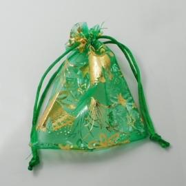c.a. 100 organza zakjes 10 x 12cm kerst groen met goud opdruk
