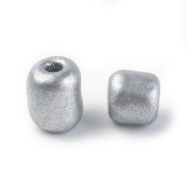 20 Gram Rocailles 4mm  gat: c.a. 1~2mm zilver
