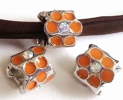1 x Metalen European Jewelry bedel rond oranje met strass antiek zilver 9 mm