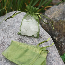 c.a. 100 stuks organza zakjes 7x9 cm lime groen