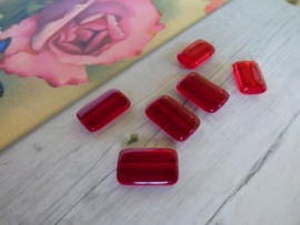 10 x  Rechthoekige Glaskraal Rood 15.5 x 10.5 x 3.5mm oogje: 1mm