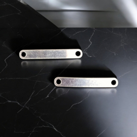 2 x Metalen tussenzetsel link, blanco 44,5 x 6 x 1,5mm oogje: 3mm antiek zilverkleur