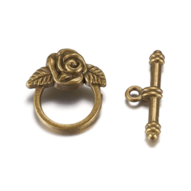 2 x Toggle sluiting kapittelsluiting bloem 19 x 18 mm – oogje 2 mm – geelkoperkleur (Nikkelvrij)
