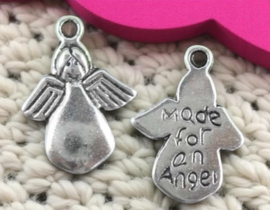 4 x Metalen bedel “Made for an angel” – zilverkleur – 17,5 x 13 x 2 mm – oogje ca. 1,5 mm