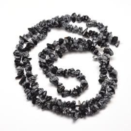 20 x Edelsteen chips kralen sneeuwvlok obsidiaan 5-8 x 5-8 mm – gat 1 mm – zwart met grijswit
