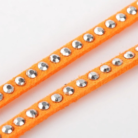 1 meter imitatie Suède leer 3mm met zilver aluminium studs oranje