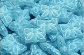 2 x Tsjechische Glaskralen Butterfly Pressed Beads 15x12mm licht blauw frosted