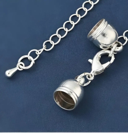 1 x Koordeindjes met sluiting en verlengketting 41 mm – gat 8,5 mm – zilverkleur
