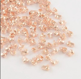 10 x Gesloten mini kalotjes 4 x 2 mm – oogje 1,5 mm – rosegoudkleur