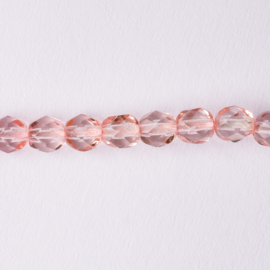 Streng met c.a. 100 stuks ronde Tsjechië facet kristal kraal afm: 4mm Kleur: roze gat c.a.: 1mm