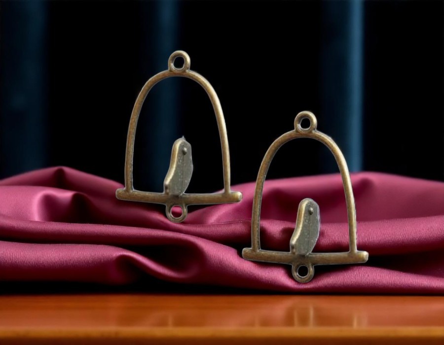 2 x Metalen oorbellen of hanger ornamenten – geel koperkleur – ca. 31 x 24 x 13 mm – gat ca. 2 mm