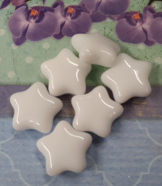 10x  witte glaskraal:ster 16x16mm gat:1mm