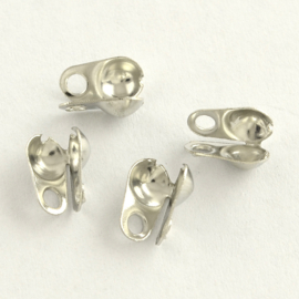 10 x Gesloten metalen kalotjes platinum kleur  8 x 6 x 4 gat 2mm. Ø 4,2mm