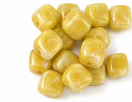 10 x Acryl kralen cube two tone opaque 17 x 15,5 x 15,5 mm – gat 3 mm – goldenrod