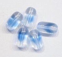 10 x Glaskraal ovaal transparant met blauw 14 mm