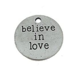 2 x Believe in love bedel Antiek Zilver 20 x 2 mm gat 2mm (nikkelvrij)