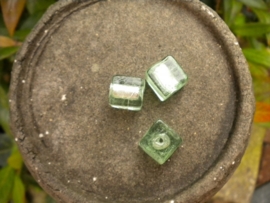 10 x Mooie kubus glaskraal 12mm licht groen