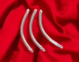 10 x gebogen metalen staafjes met oogjes 20mm,  2 oogjes: c.a. 1mm verzilverd of goudkleur