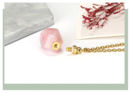 Gedenk hanger mini urn van edelsteen Rose Quarz met RVS ketting goudkleur