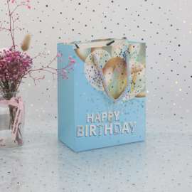 Grote Cadeau tas  happy Birthday met ballonnen en handvaten