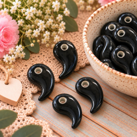5 x Keramiek kralen haaientand 28 mm – zwart