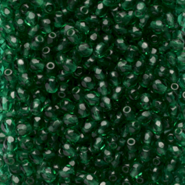 30  x ronde  Tsjechische kralen facet kristal afm: 4mm Kleur: groen gat c.a.: 1mm
