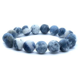 Armband met elastiek met matte Sodalite kralen 12mm