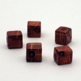 25 x houten vierkante kubus kraal 8x8mm Gat: c.a. 3mm