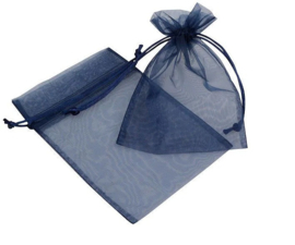 c.a. 50 x organza zakjes 7 x 9 cm diep donker blauw