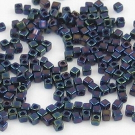 10 gram Cubes 1,8 mm Miyuki Midnight Blue Metallic Rainbow