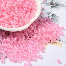 20 gram Glaskralen rocailles Ceylon 4 x 3 mm – gat 1,2 mm – Pearl Pink