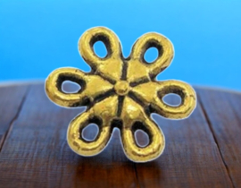 4 x Metalen bedel tussenstuk bloem antiek goudkleur afm. 9 mm