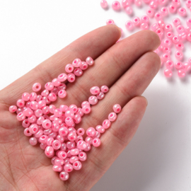 20 gram rocailles Ceylon Seed Beads 6/0 4mm gat 1,5mm Pink