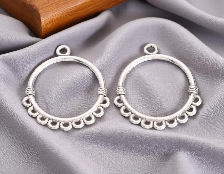2 x Metalen oorbellen ornamenten – antiek zilverkleur – ca. 30 x 34,5 x 3 mm – oogjes ca. 2 mm