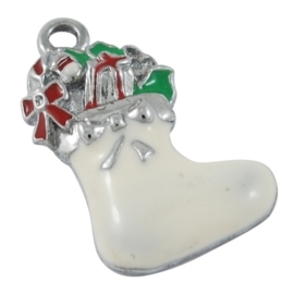 Bedeltje kerst laars met cadeaus met emaille 23 x 14 x 4mm gat: 2mm wit