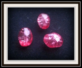 30 x  glaskraal crackle grillig ovaal transparant rood/roze 13 mm