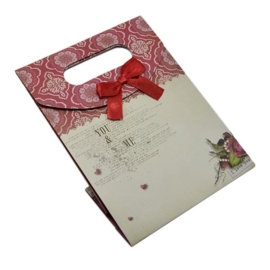 Cadeautasje kraft papier afmeting: 165 x 125 x 56mm met strikje (op = op!)