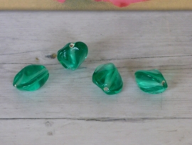 10 x mooie groene kraal grillig 14mm gat: ca. 1,5mm