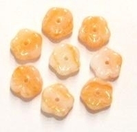 10 Stuks Glaskraal bloempje oranje/wit gemeleerd 9 mm