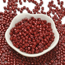 20 gram Baked Pearl Beads – glaskralen met parelglans 4,5 x 3,5 mm – gat 1,2 mm – dark red