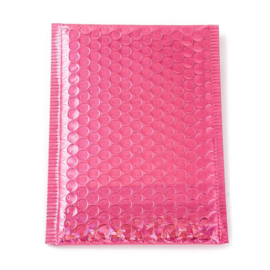 1 x Metallic luchtkussen envelop kleur:  Deep Pink afm. 24,5 x 15 x 0,6cm