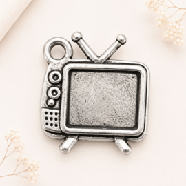 4 x Metalen bedeltjes TV 15 x 13 x 2 mm – gat 1 mm – antiek zilverkleur