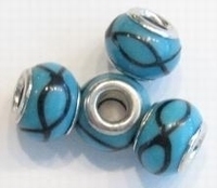 Per stuk Glaskraal European-style aqua met zwart streepje 13 mm