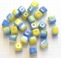 10 Stuks Jablonex cubes geel blauw  ca 6 x 6 mm