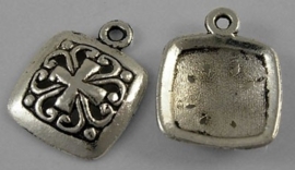 5 x Tibetaans zilveren bedeltje van een schild met kruis