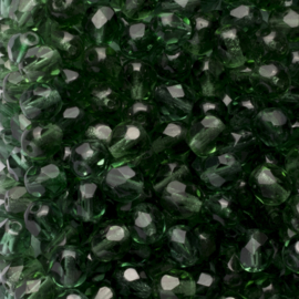 15 x Ronde Tsjechische kralen facet kristal 6mm kleur: groen Gat c.a.: 1 mm