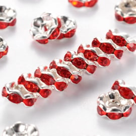 25  x Verzilverde Kristal Rondellen 6 x 3 mm gat 1mm Rood (Nikkelvrij)