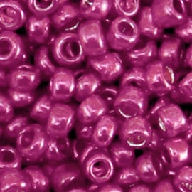 20 gram Glaskralen Rocailles 6/0 (4mm) Metallic shine cerise pink (op is op)