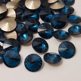 2 x Puntsteen Rivoli Preciosa SS39  c.a. 8 x 4mm Blue Zircon