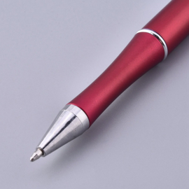 1 x Kunststof/metalen kralenpen 14,4 cm – staafje ca. 55 x 2 mm – donkerrood
